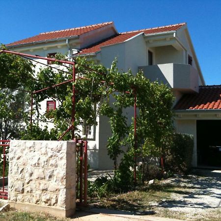 Apartments Villa Aurora Ražanac Exteriör bild