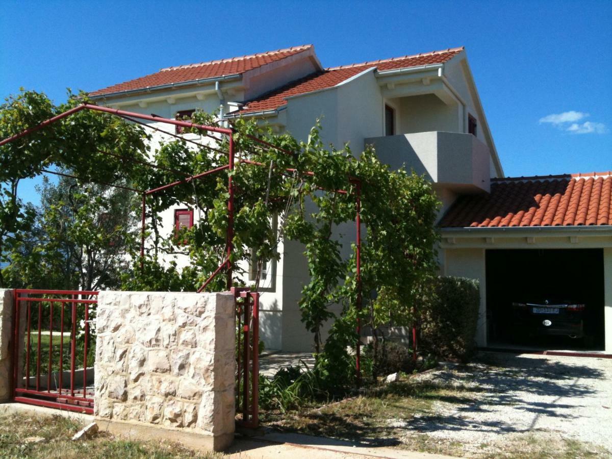 Apartments Villa Aurora Ražanac Exteriör bild